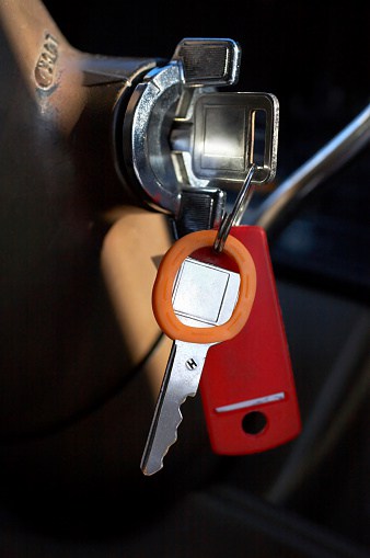 set-of-keys-in-ignition